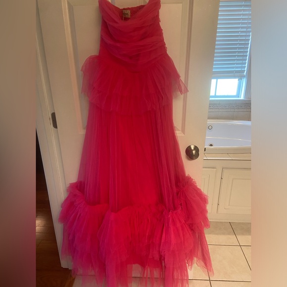 Hot pink tulle gown - Picture 2 of 2